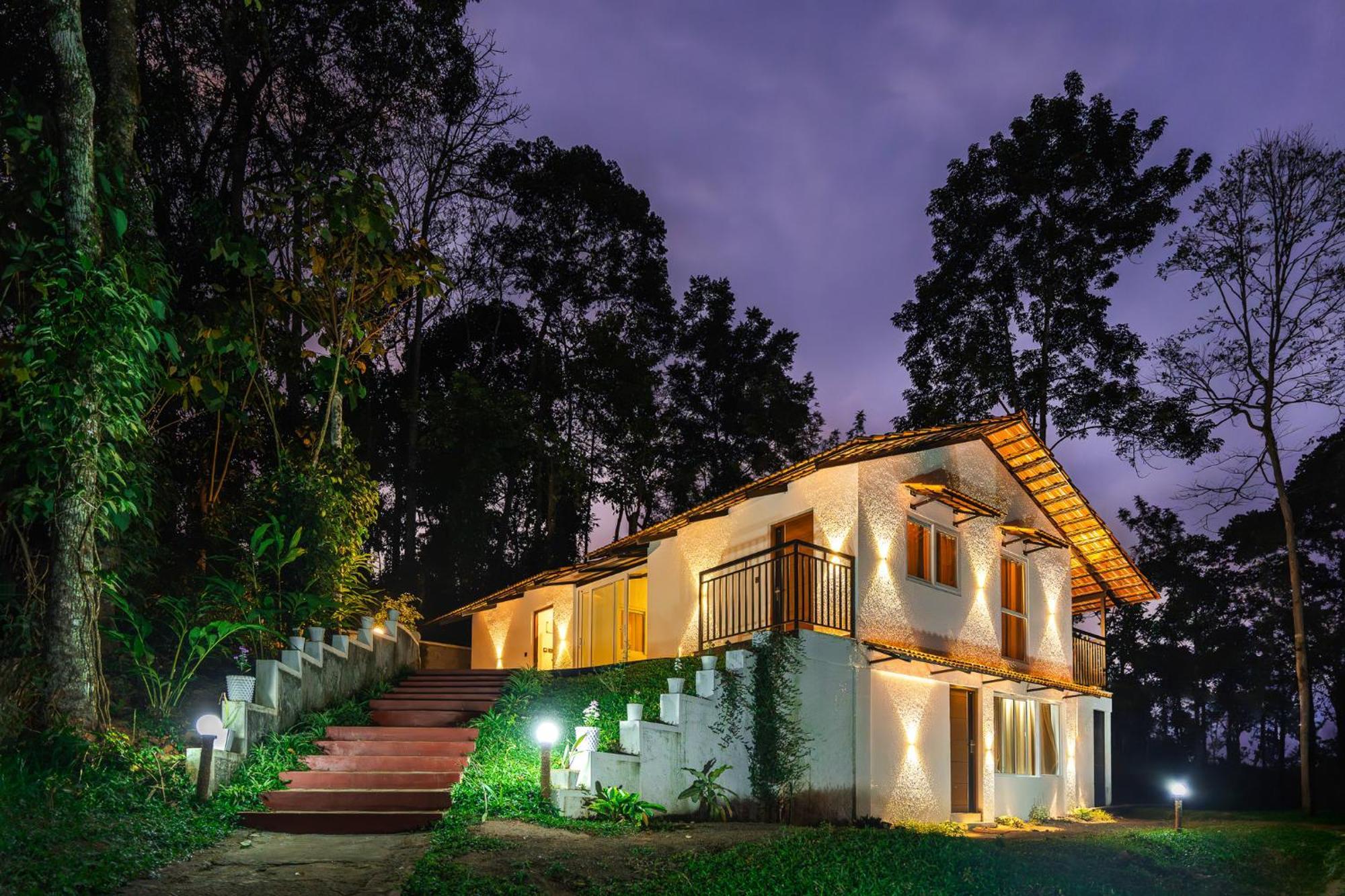 Tealawn Pool Villa, *