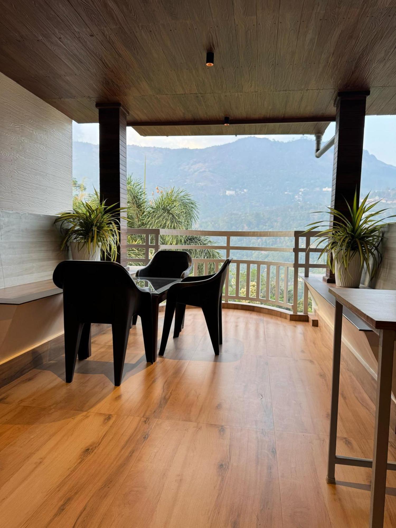 Blue Mist Bed & Breakfast Munnar