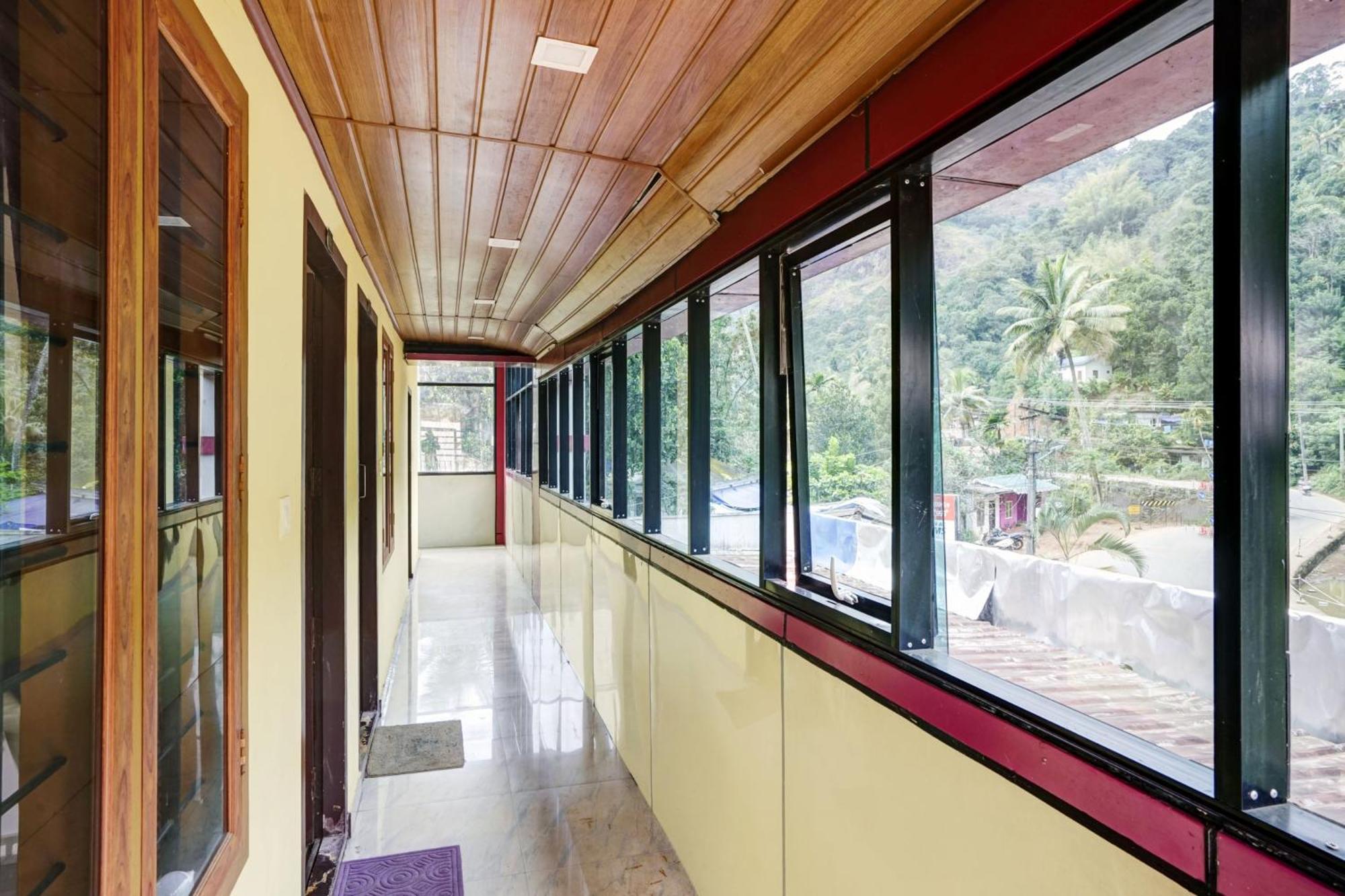 O Max Munnar