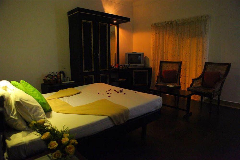 Forest Haven Hotel 2*