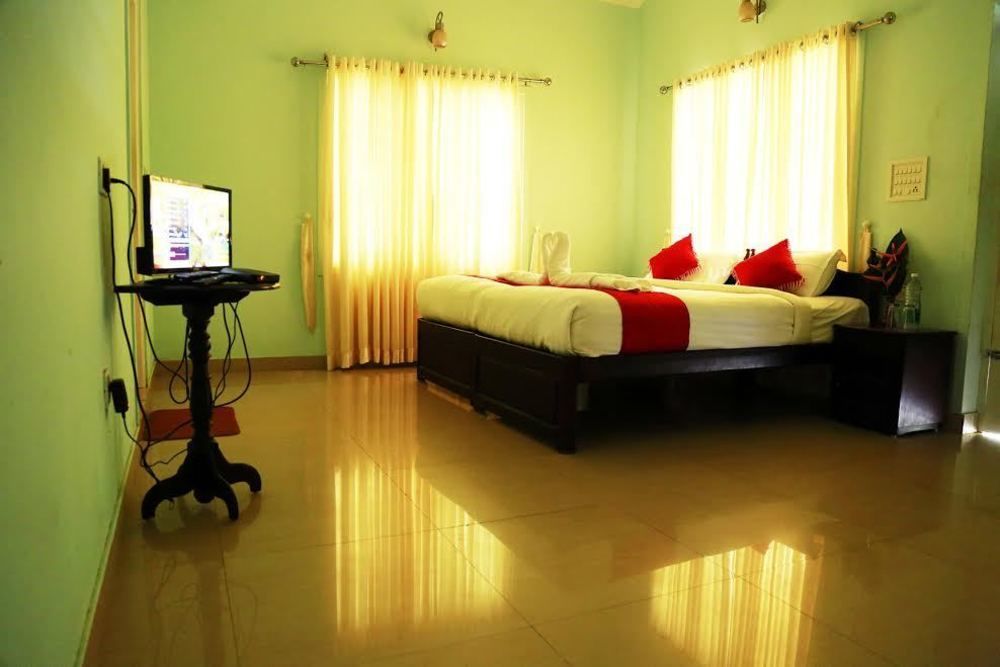 Aruvi Resort