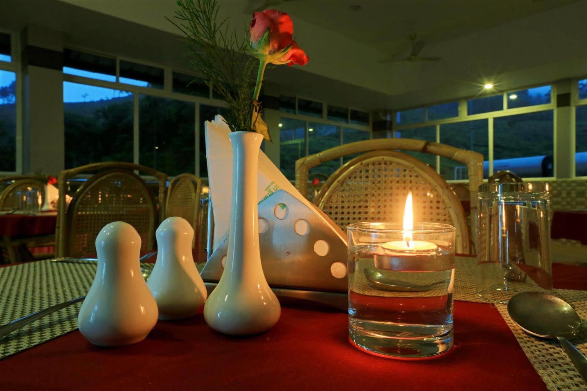 Hotel Monsoon Grande Munnar