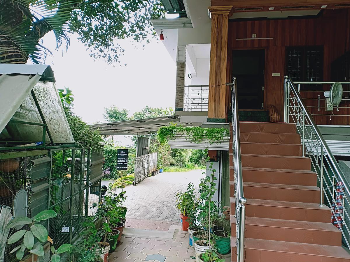 White Clouds Homestay