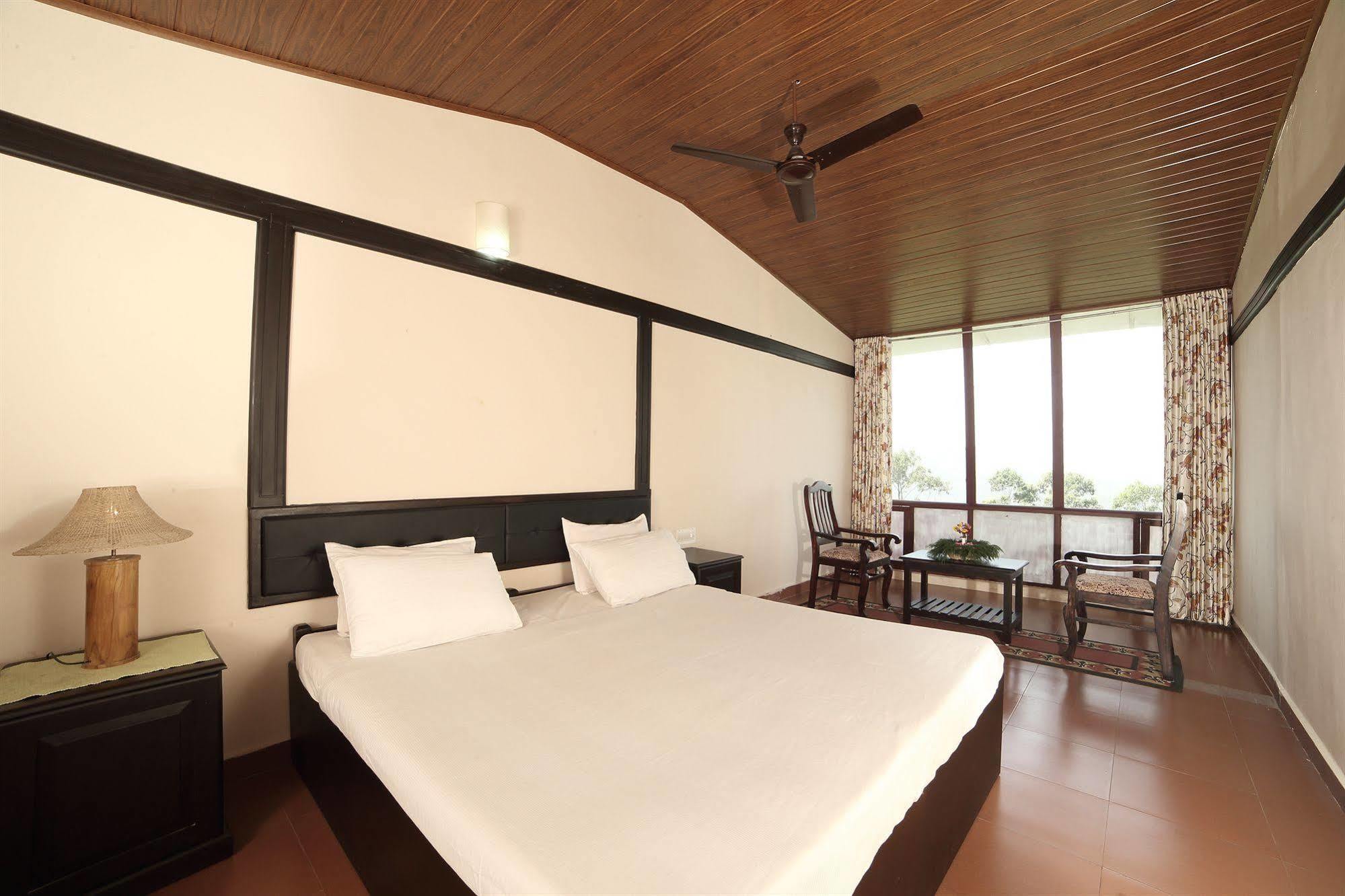 Green Jungle Holiday Hotel