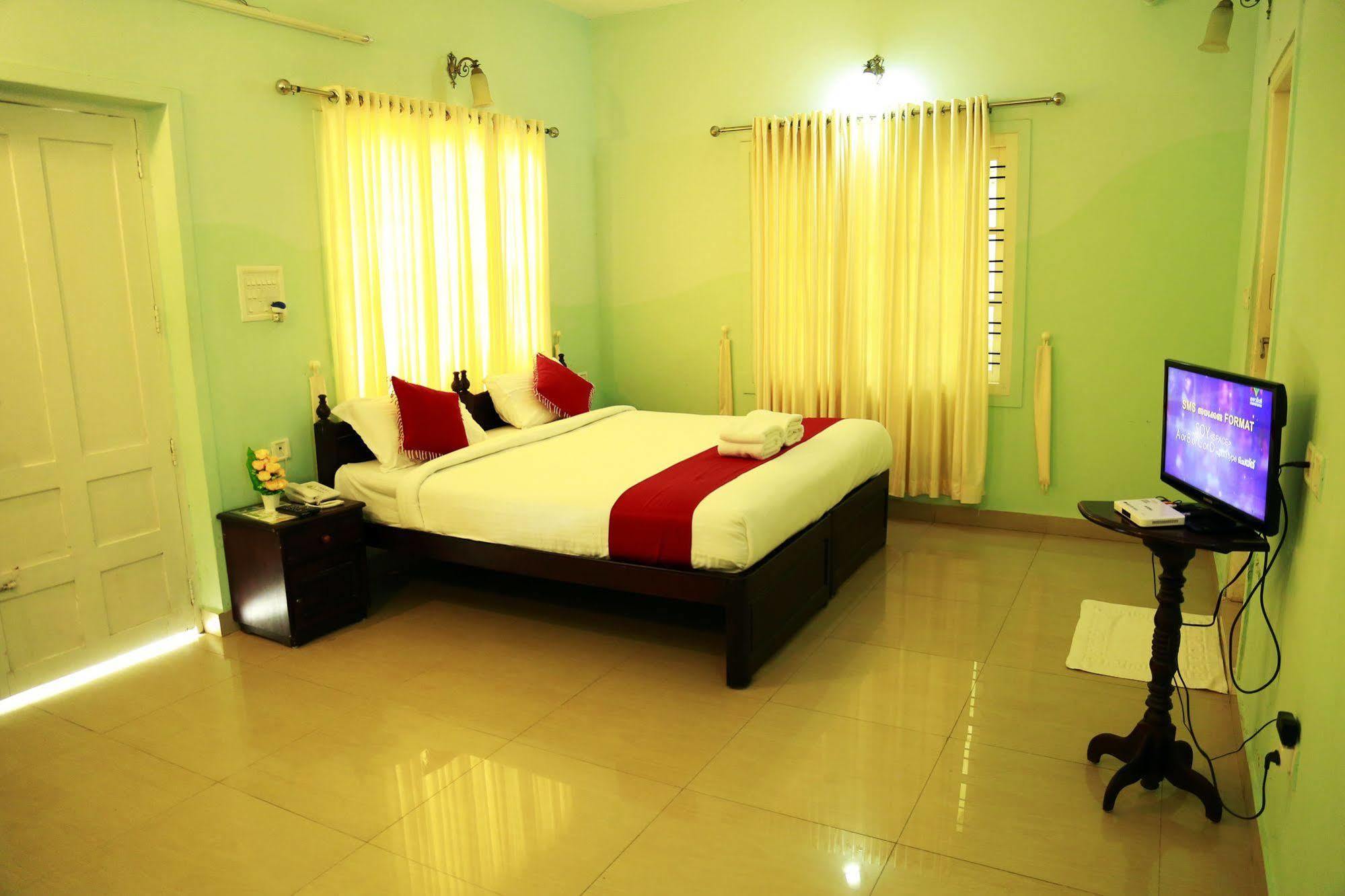 Aruvi Resort