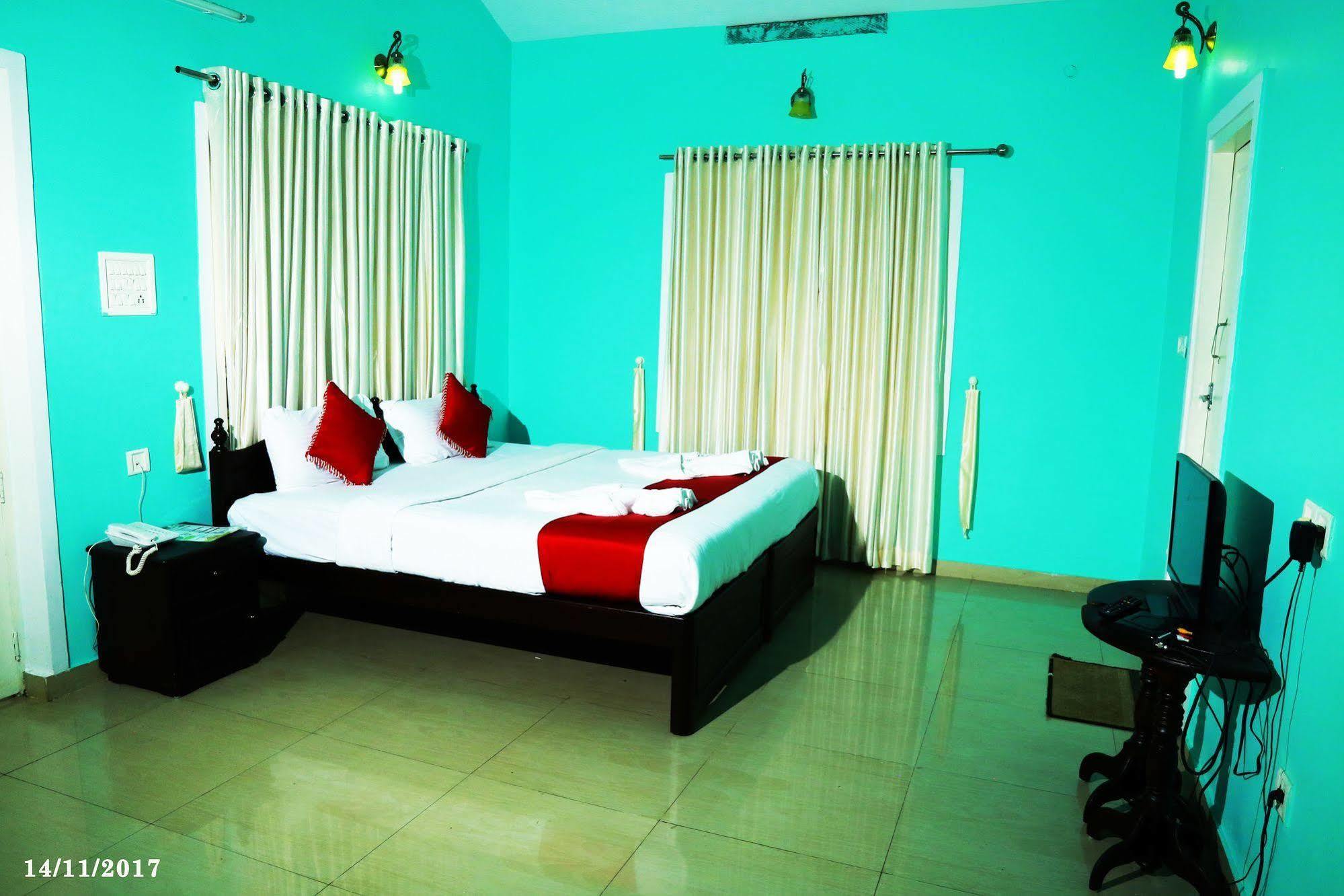 Aruvi Resort