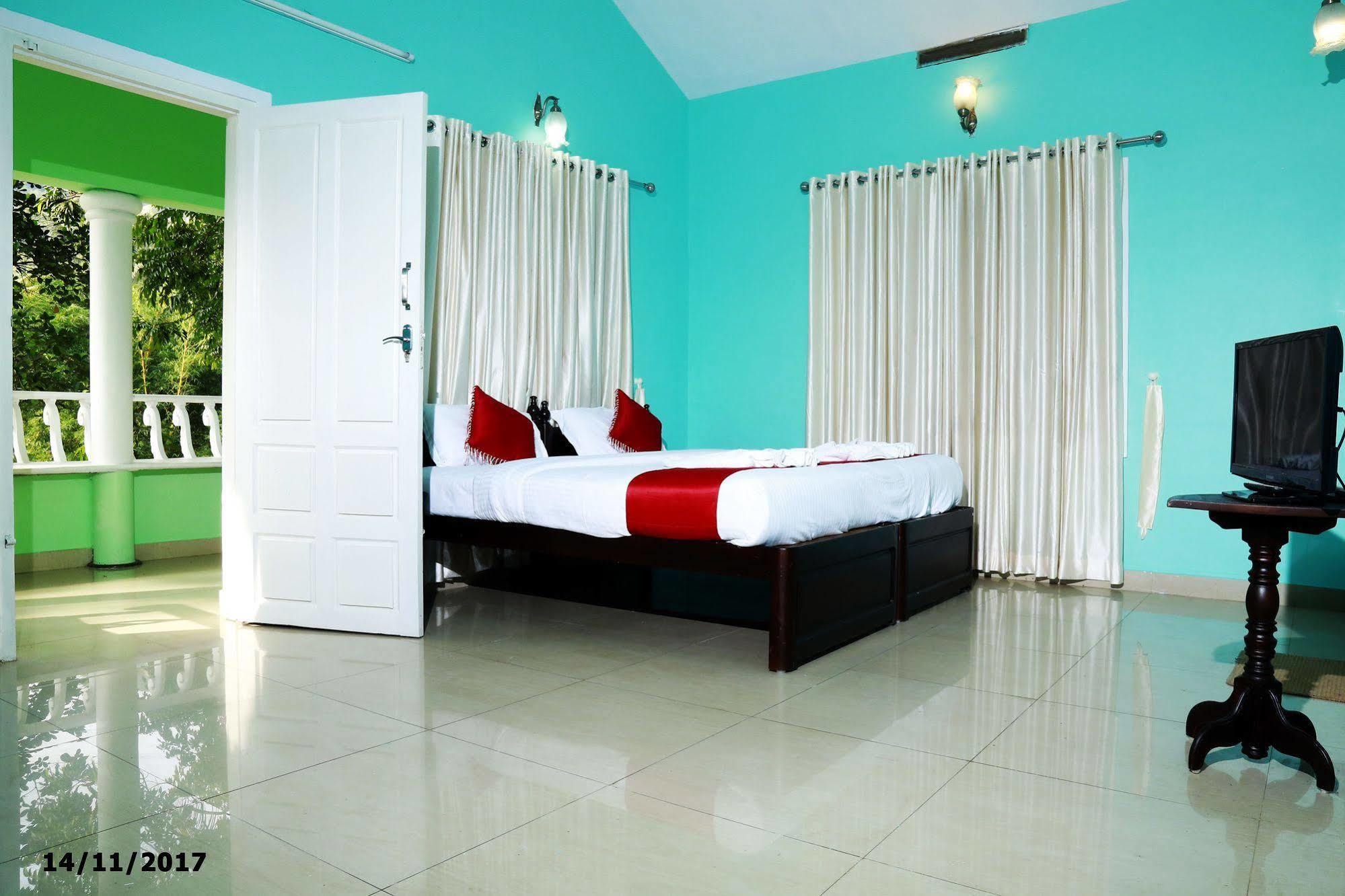 Resort Aruvi