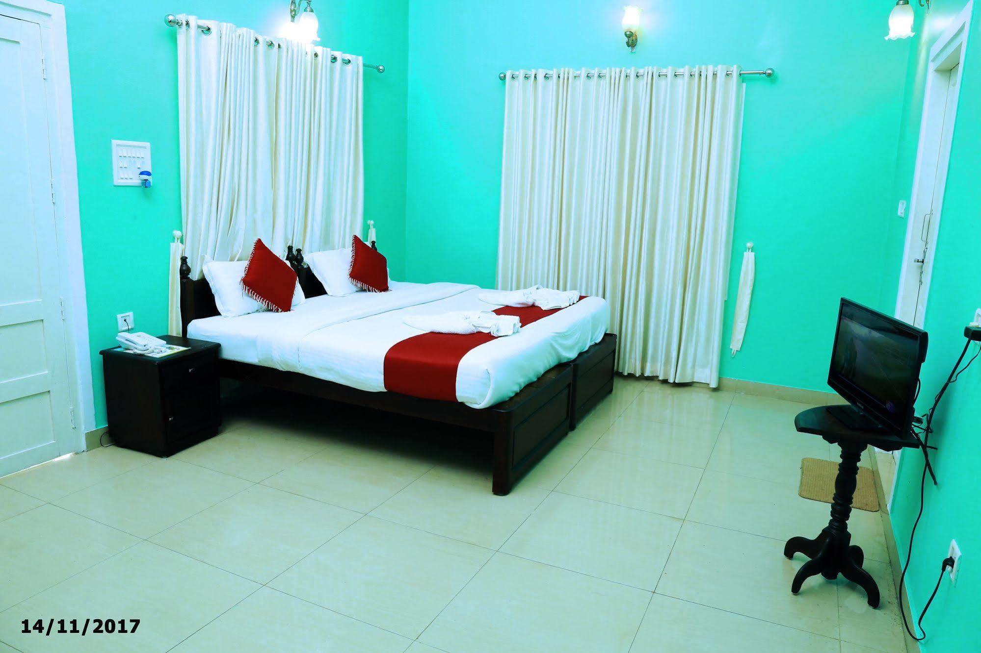 Aruvi Resort