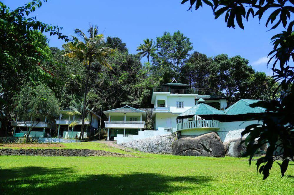 Aruvi Munnar