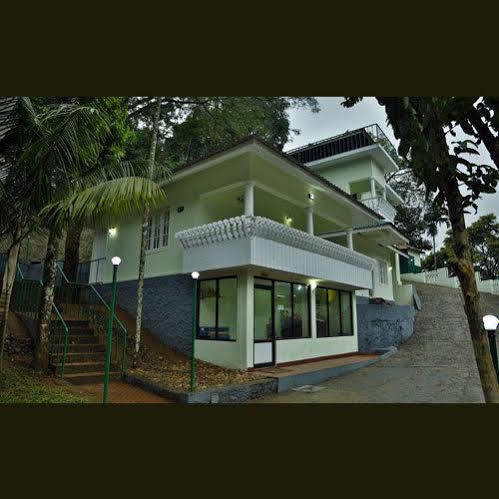 Aruvi Munnar