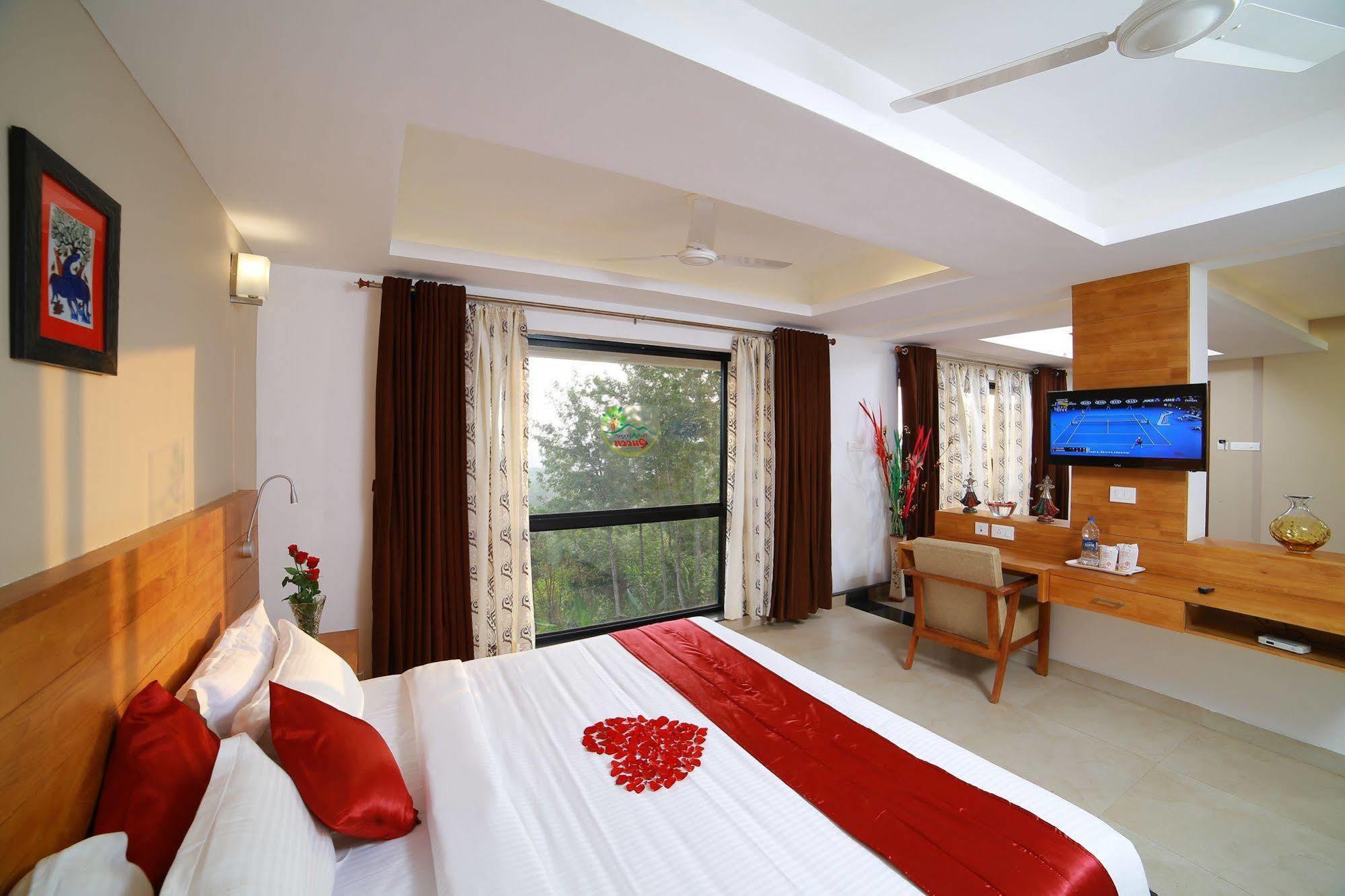 The Queen 4*