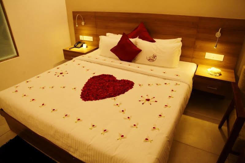 The Queen Resort