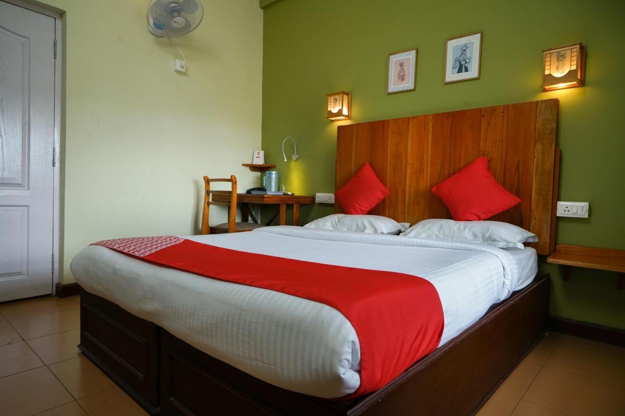 Oyo 10336 Sn Annex Hotel 3*