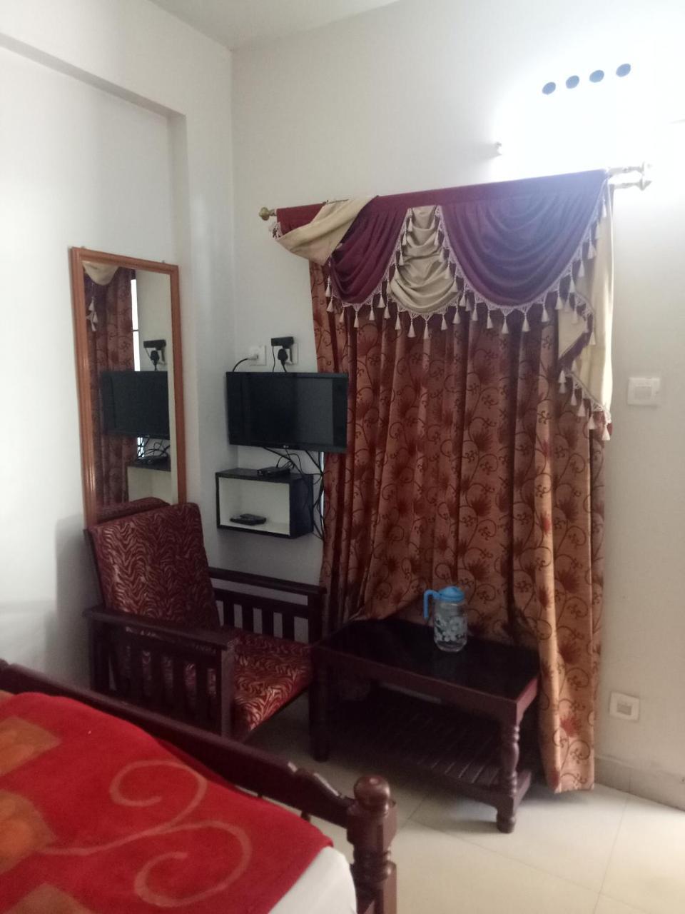 V M J Dwellings Lodge *