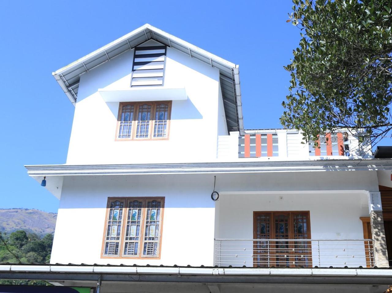 White Clouds Homestay *