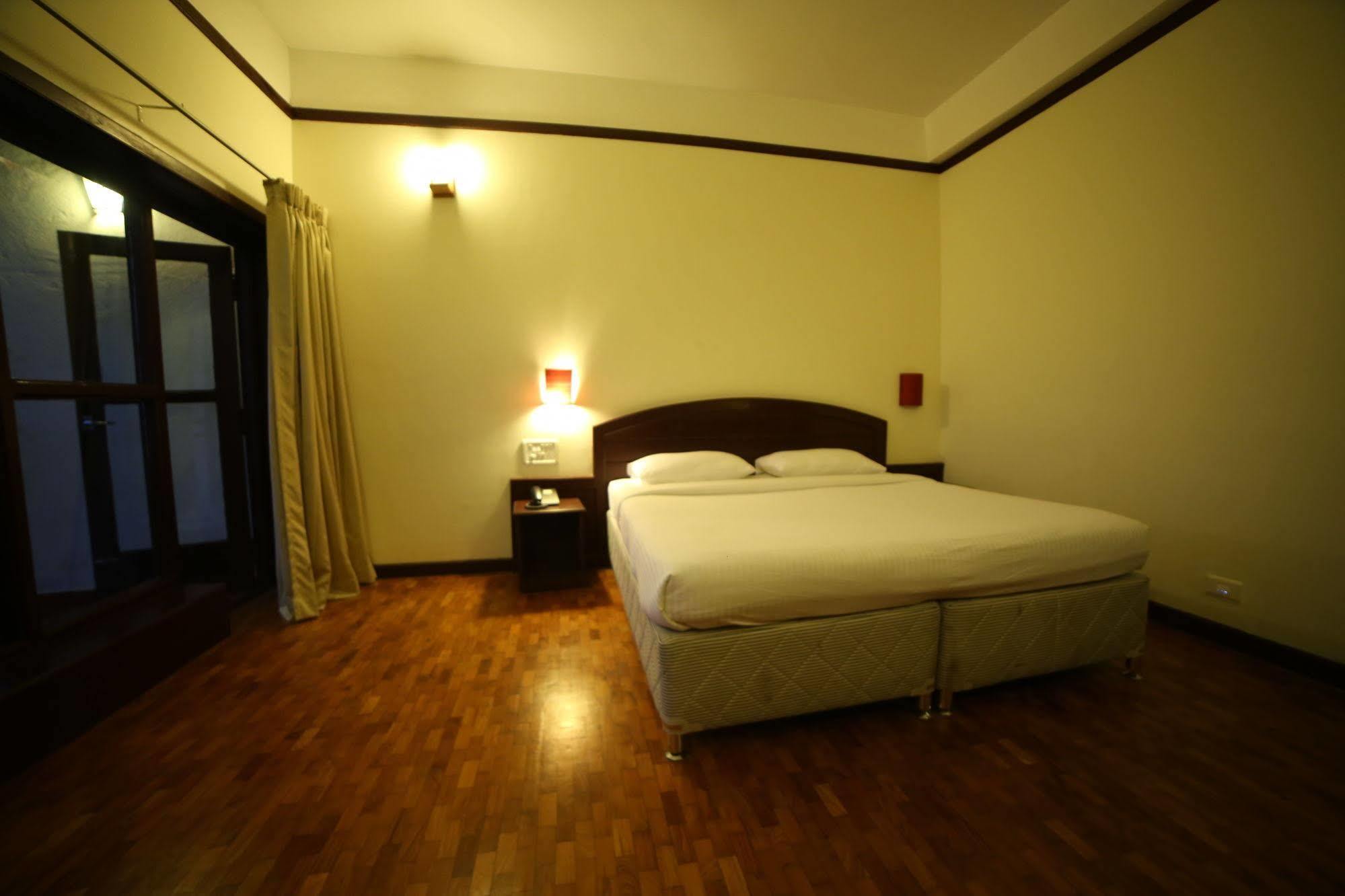 Ayur County Resort