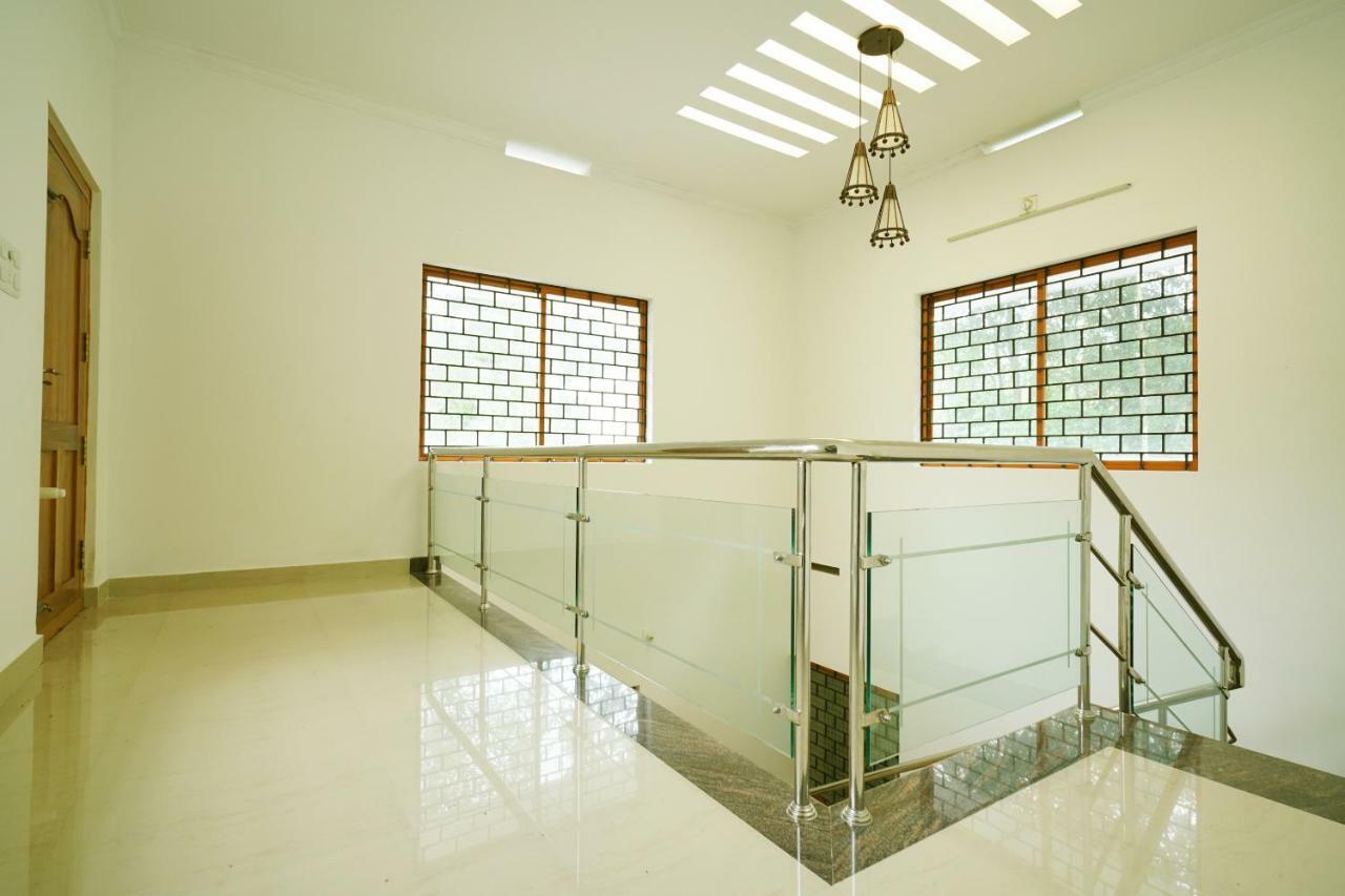Villa 4bhk White Snow Spacious Munnar