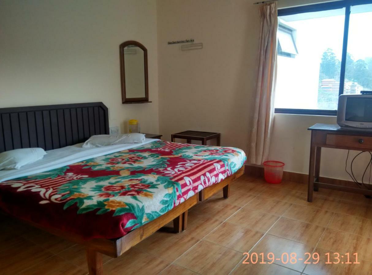 Hotel Poopada 3*