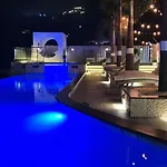 The Panoramic Getaway