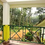 Oyo 4651 Woodpecker Resort