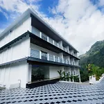 Oyo 9678 Hotel Misty Garden
