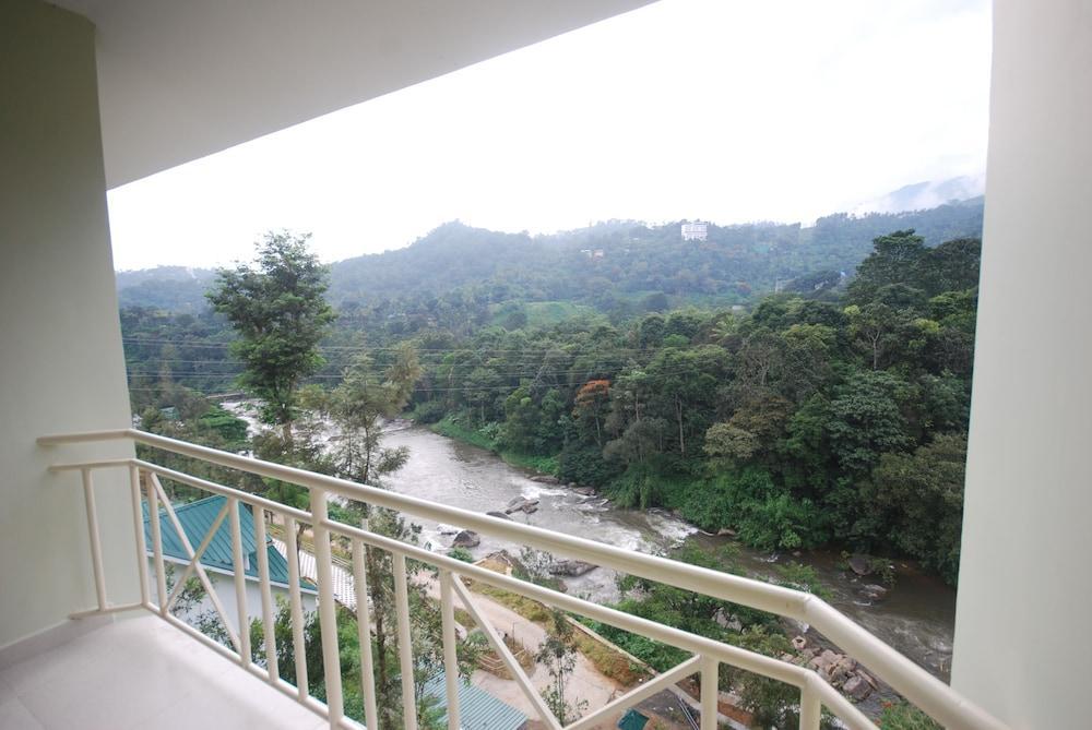 Rivulet Munnar