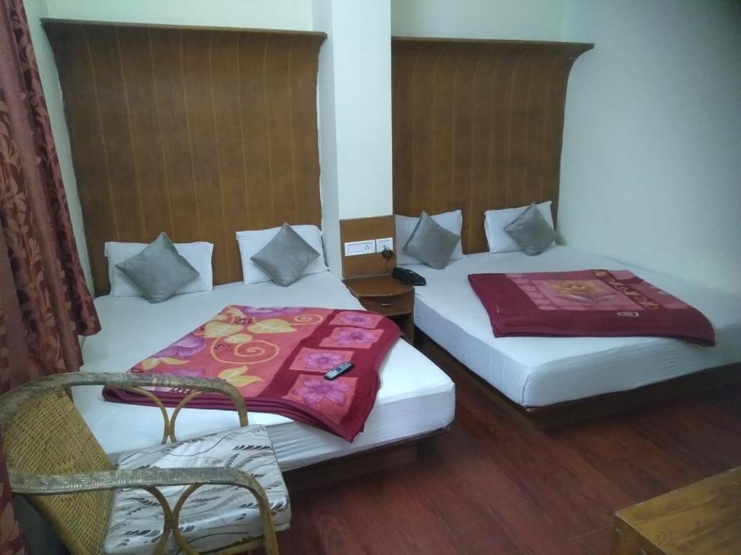 Red Star Holidays * Munnar