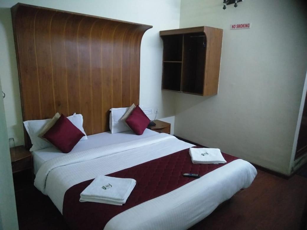 Red Star Holidays *