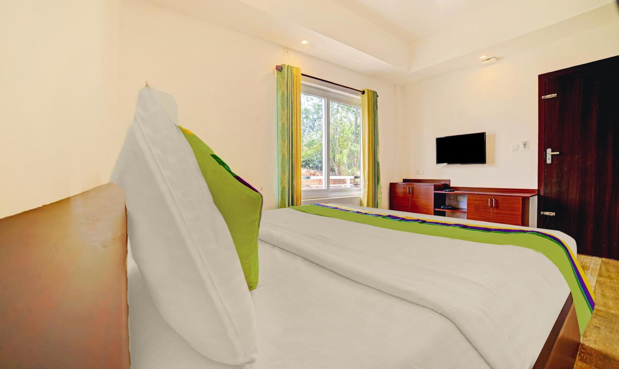 Treebo Wanderlust Residency With Mountain View