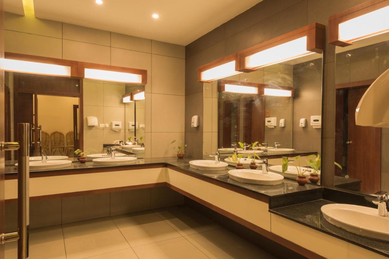 Hotel Trivers