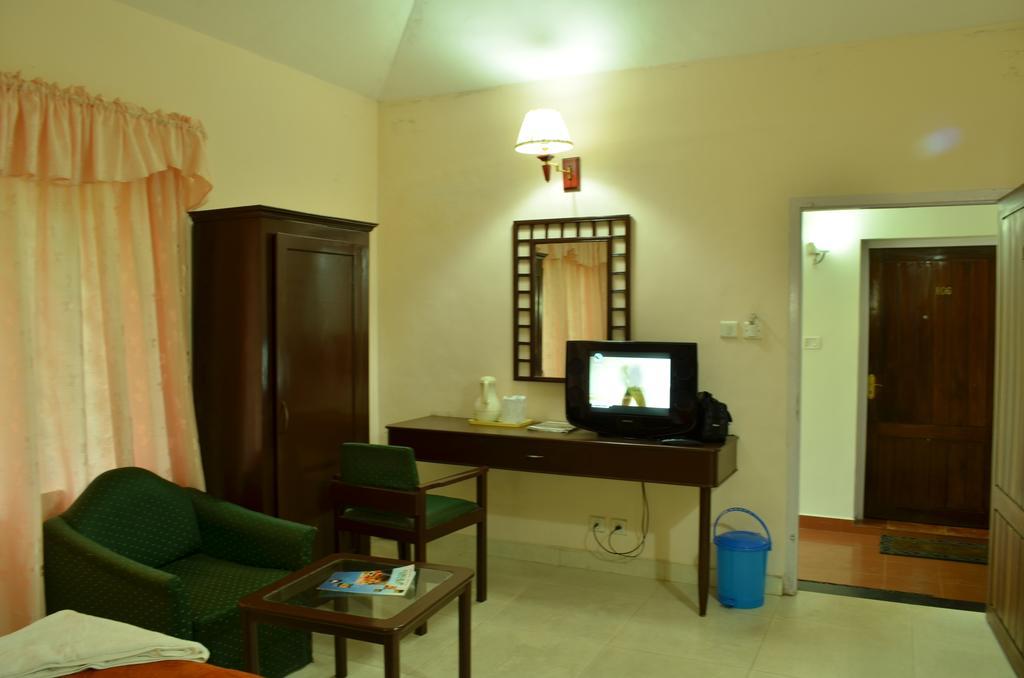 Royal Retreat Hotel
