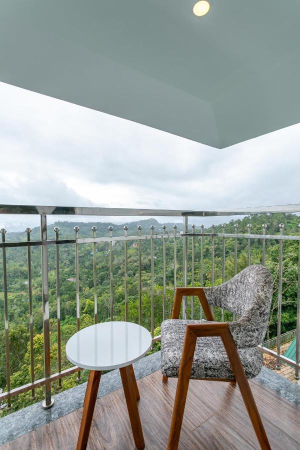 Wolkenburg & 4* Munnar