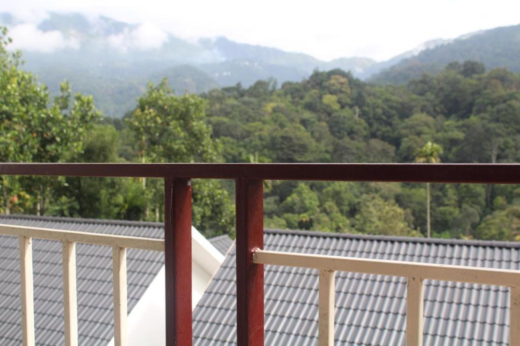 Majestic & * Munnar