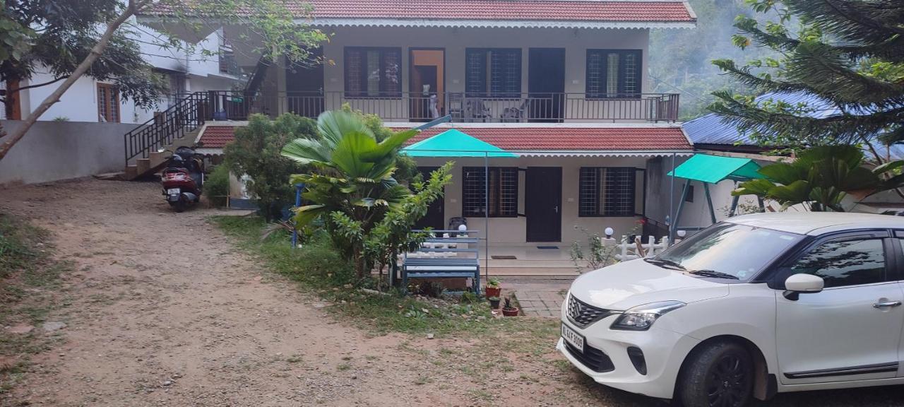 Homestay John *