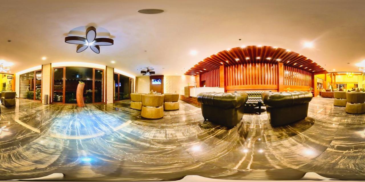 Hotel Amber Dale Luxury Hotel & Spa, Munnar 5*