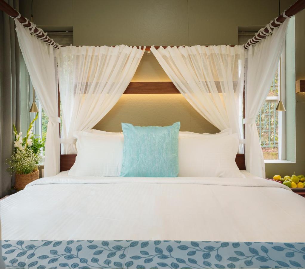 Eden Woods And Resort 5*