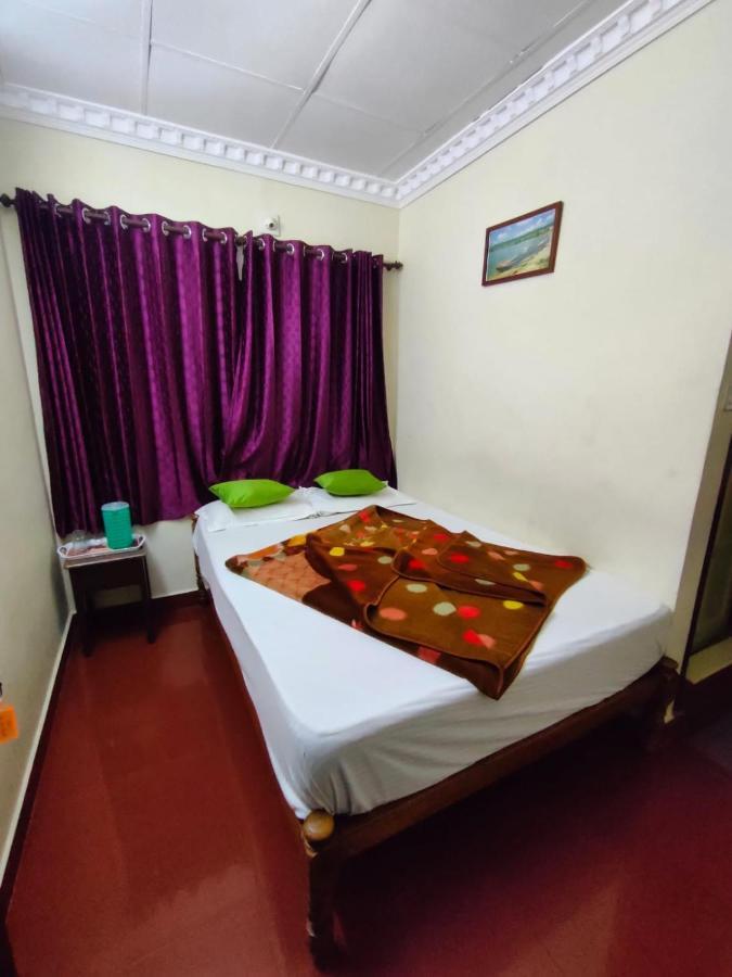 Kaippalli Budget Homestay Munnar