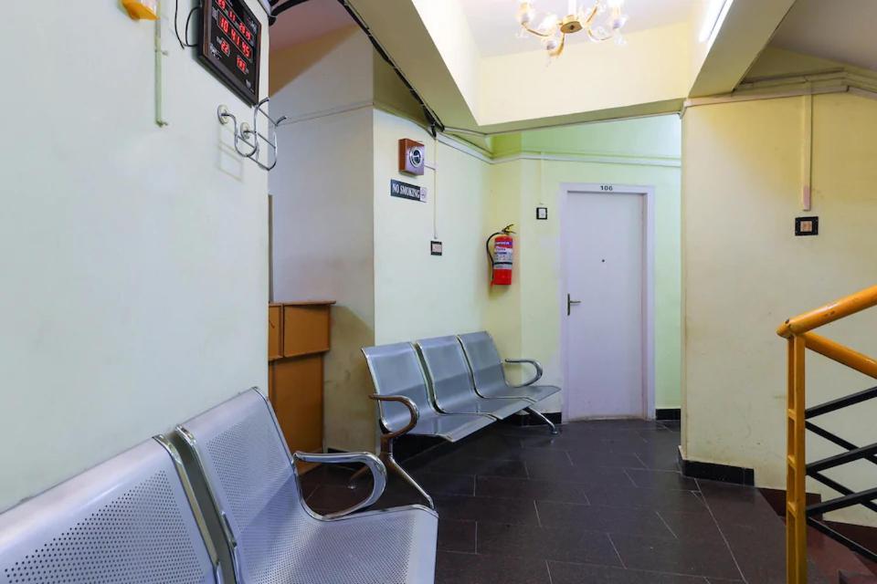 Central Hotel *