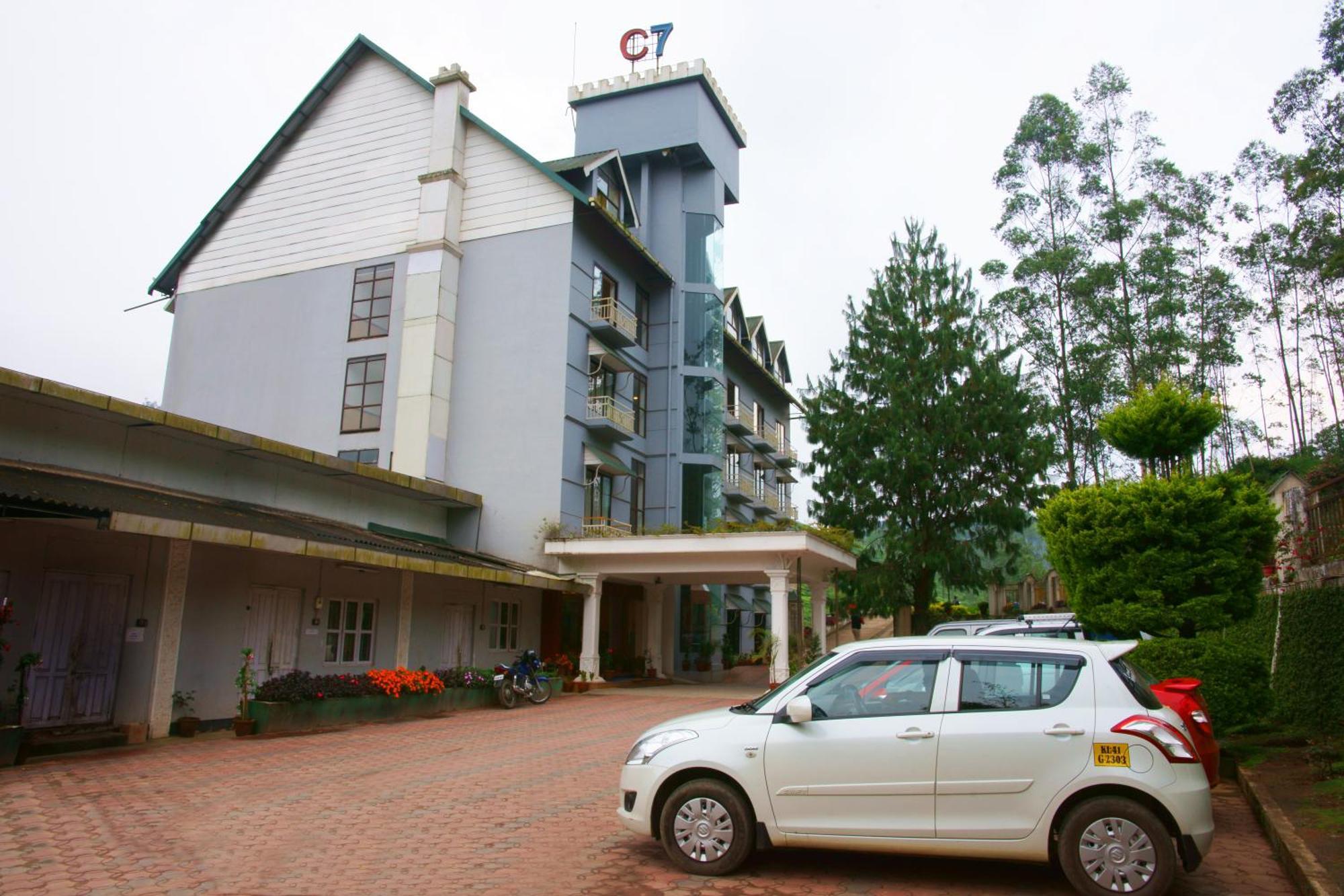 C7 Hotel 3*