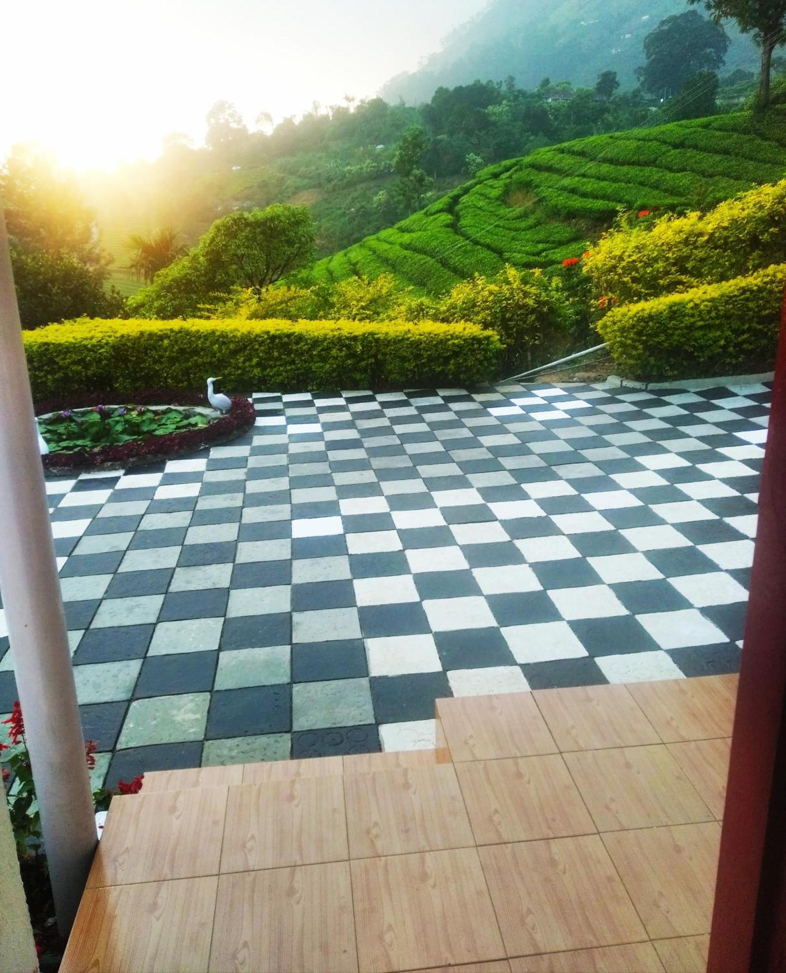 Blackcherry * Munnar
