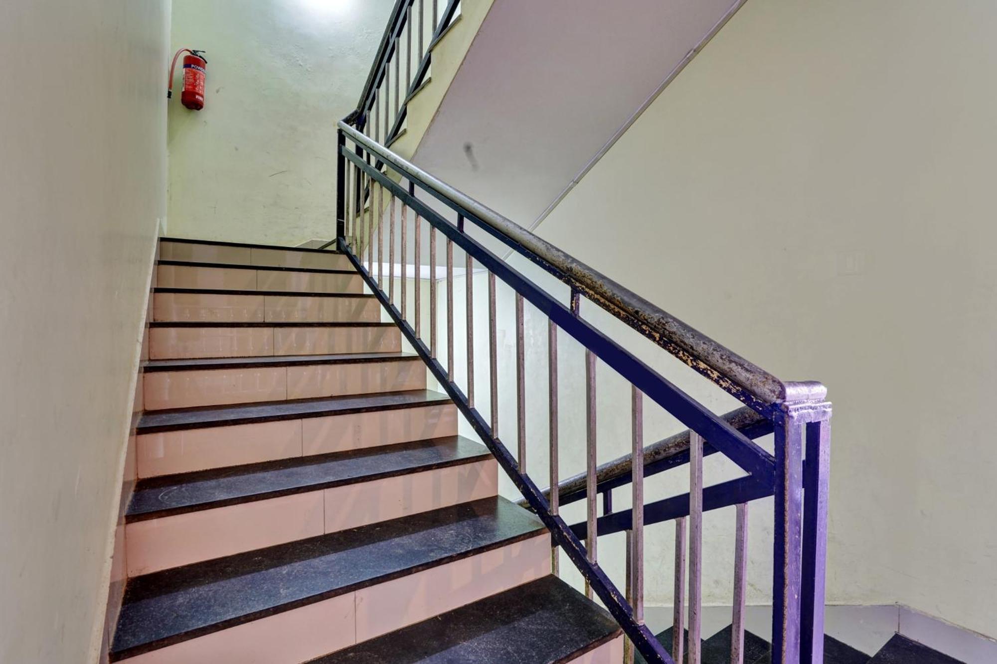 Hotel Oyo Flagship Ammu