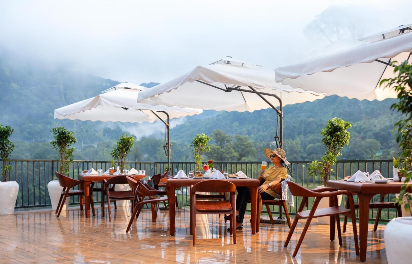 Resort Eden Woods And