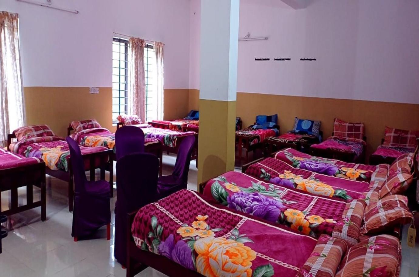 Ac Mist Hotel Munnar