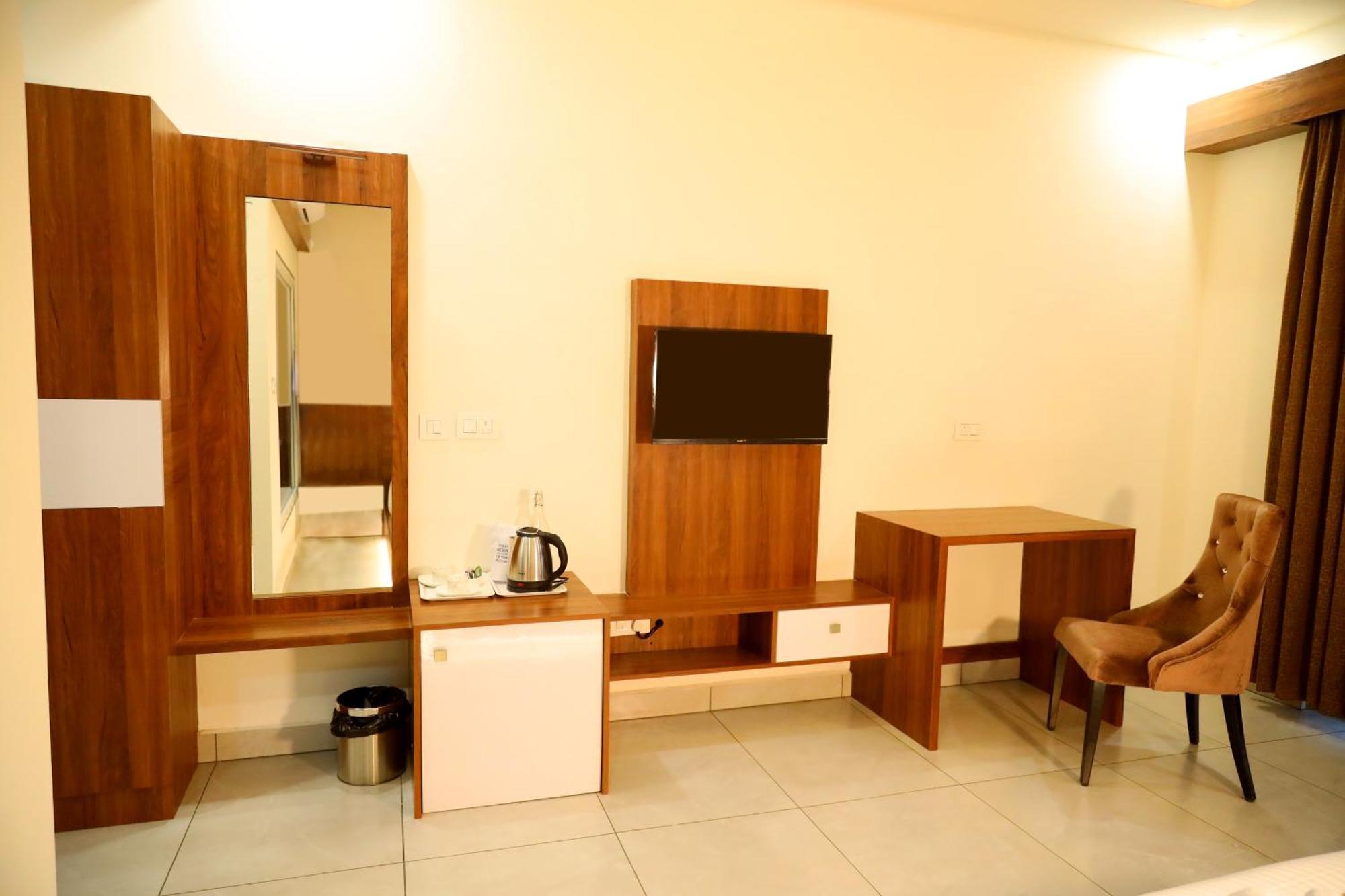 Blue Peaks Lodge Munnar