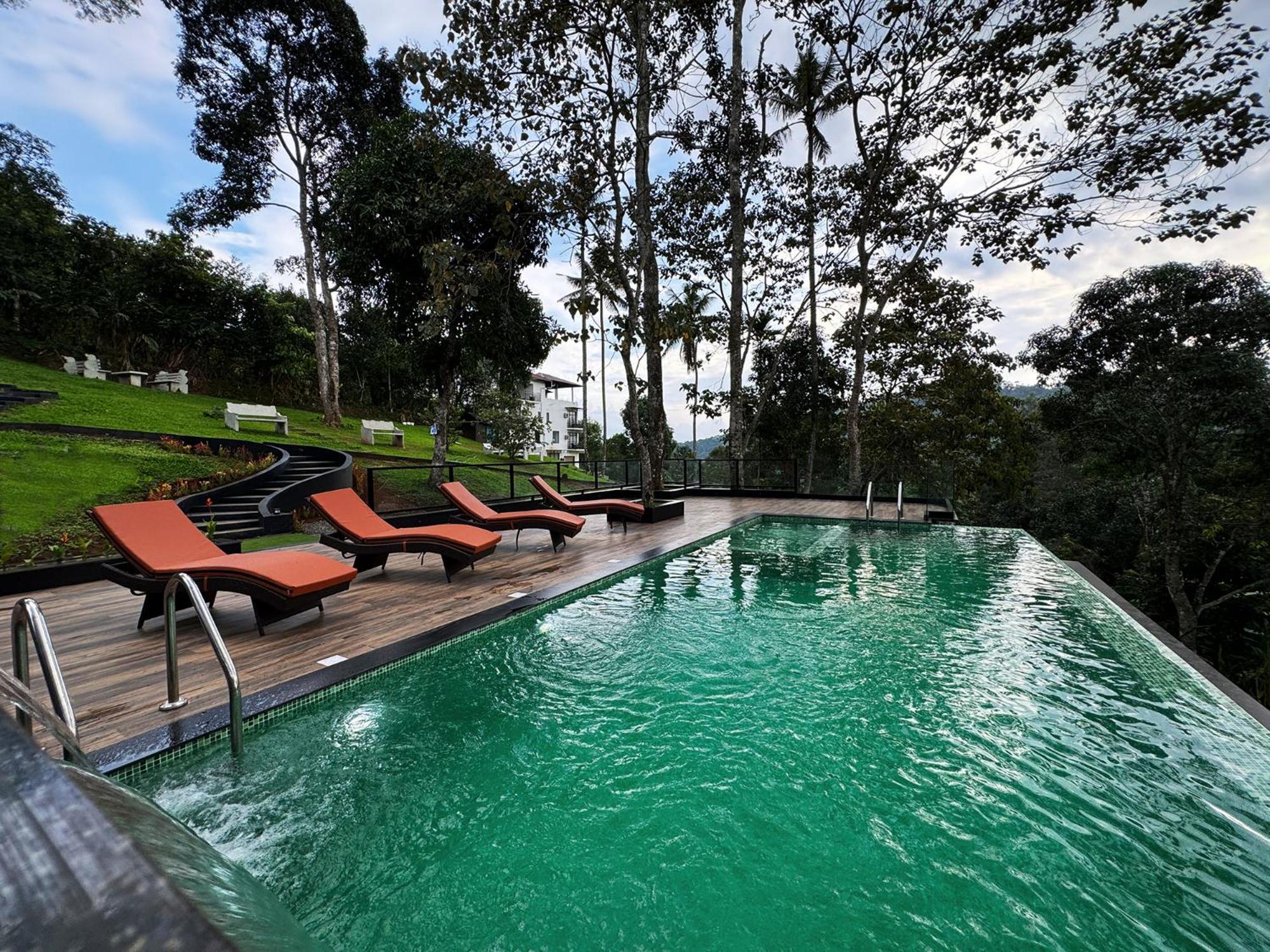Viceroy Luxury Mountain And 5* Munnar