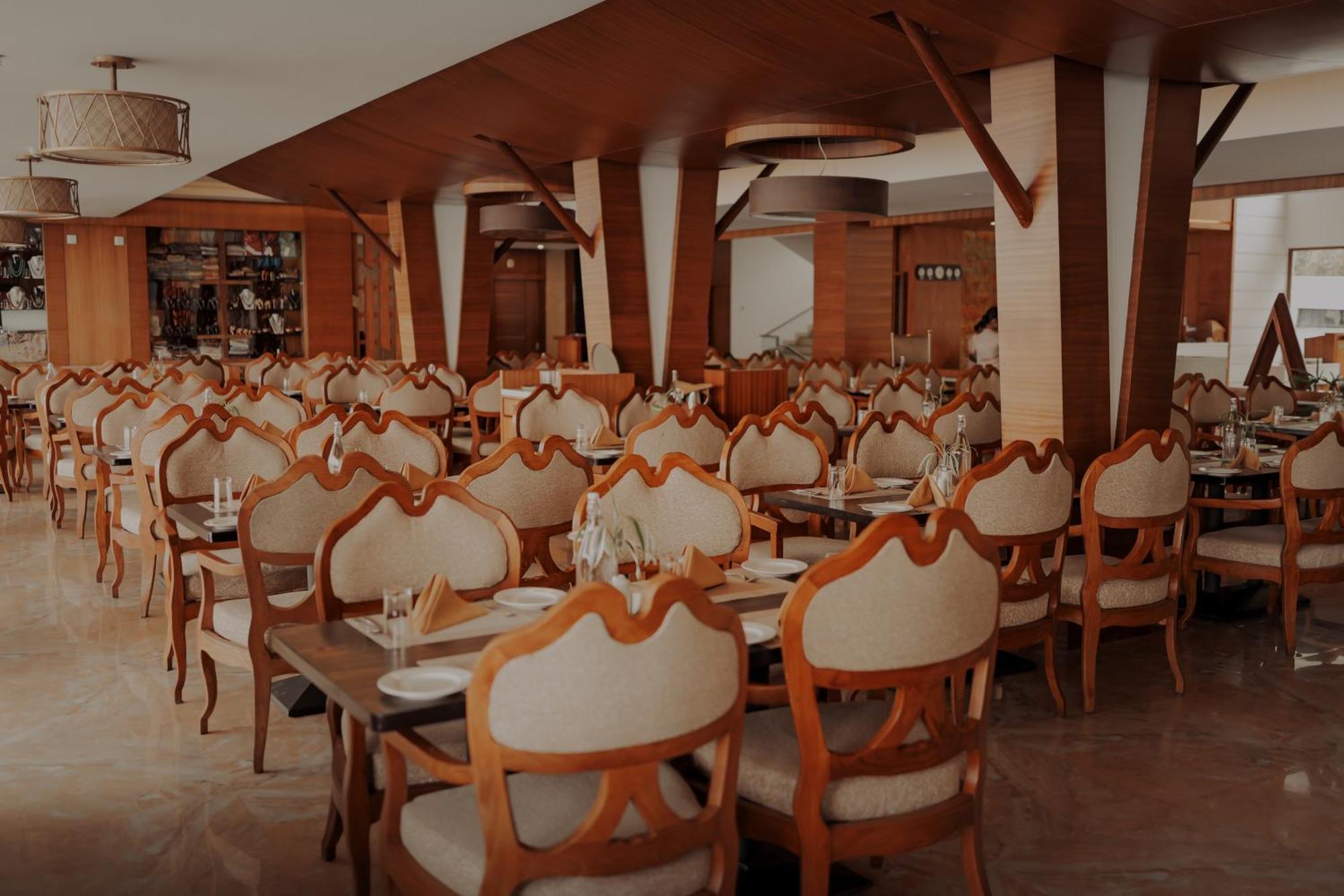 Amber Dale Luxury Hotel & Spa, Munnar Hotel
