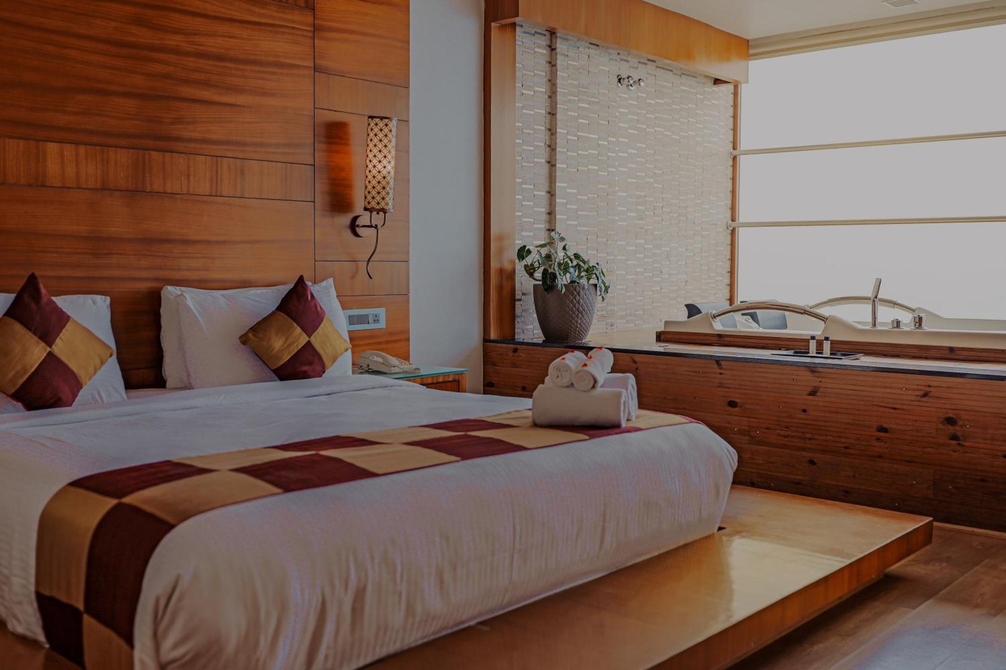 Amber Dale Luxury Hotel & Spa, Munnar 5* Munnar