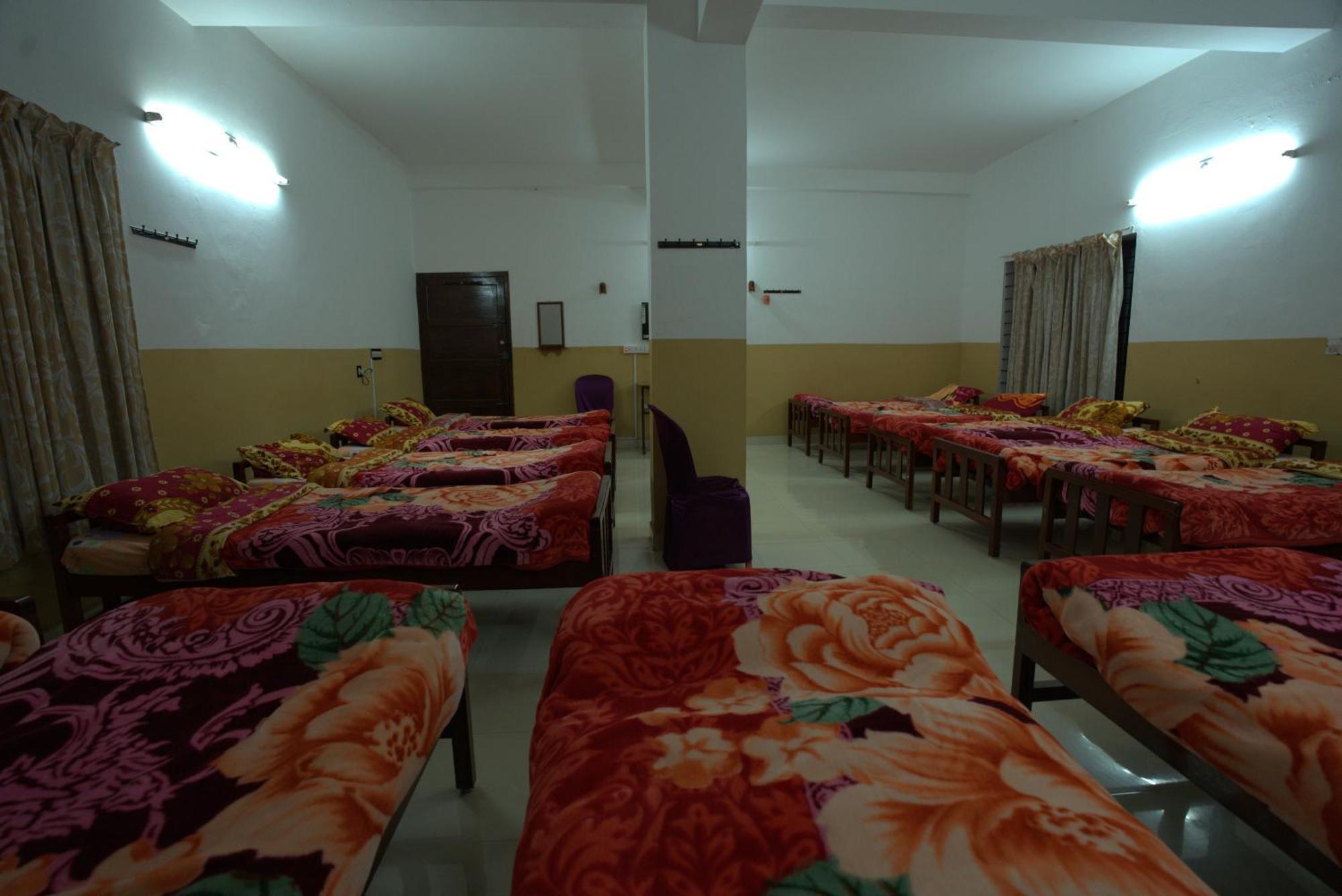Hotel Ac Mist Munnar