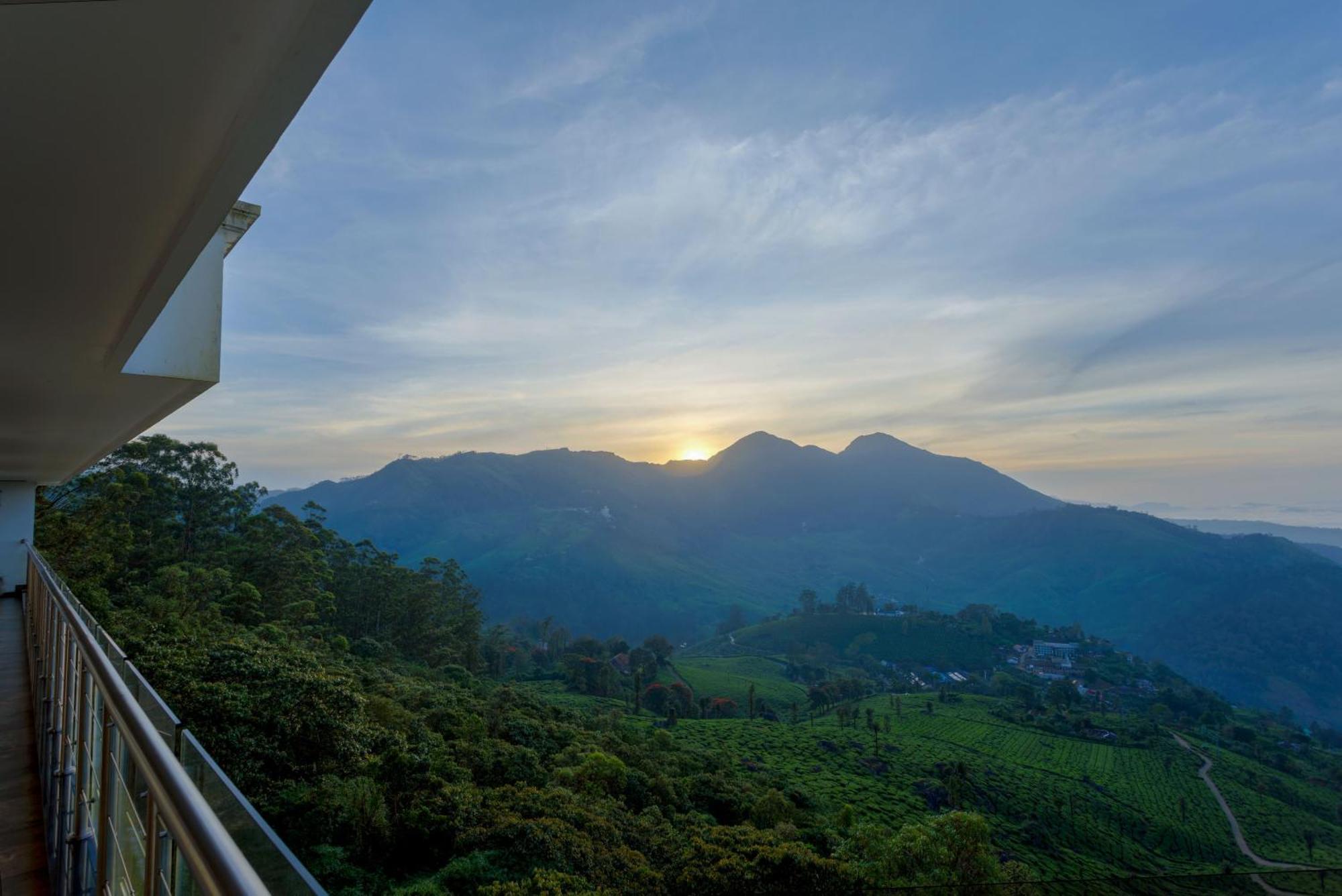 Amber Dale Luxury Hotel & Spa, Munnar Hotel 5*