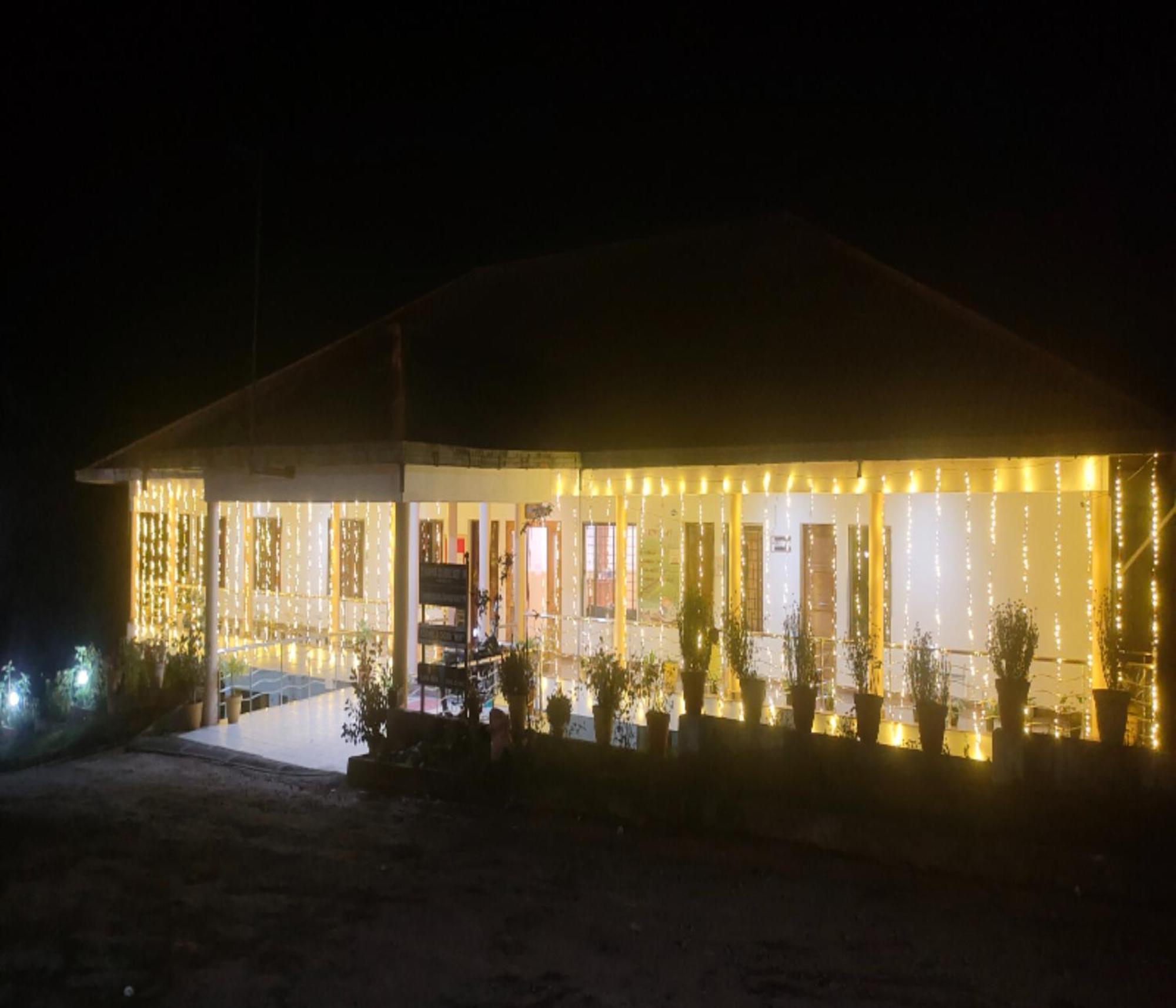 Ac Mist Hotel Munnar